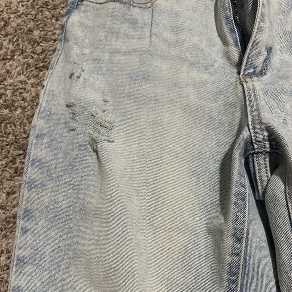 Time and Tru Light Acid Wash Distressed Jeans - Size 8 - Picture 4 of 7